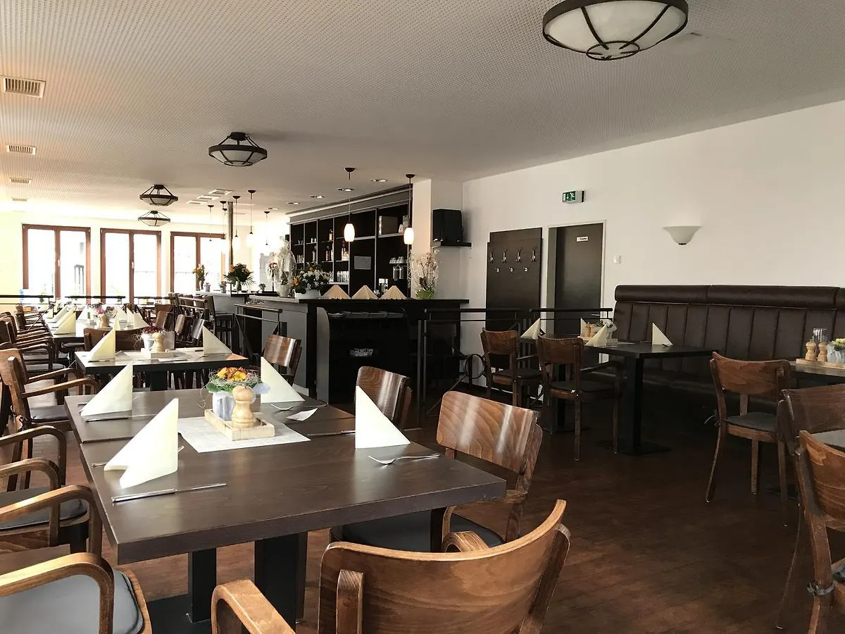 Hotel ChicoS Siegenburg 2*,